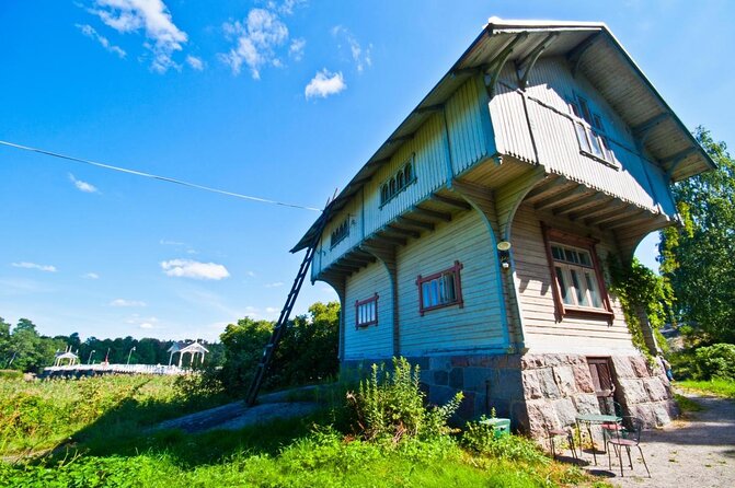 Explore Happiest Helsinki: Bike/Ebike: BBQ, Sauna, Forest, &Parks