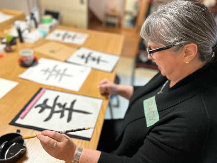 Kyoto: 【PRIVATE】Local Home Visit Japanese Calligraphy Class - Key Points