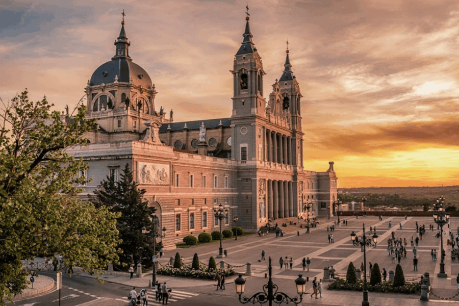 Madrid: City Highlights Guided Walking Tour - Tour Overview