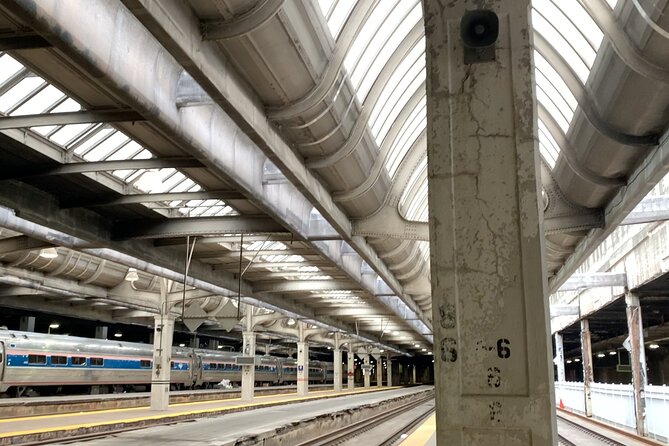 Movie Tour Through Chicagos Union Station - Key Points