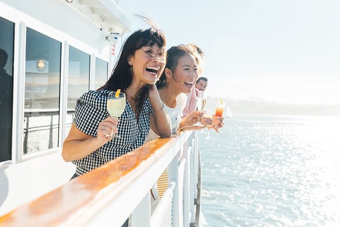 New York Signature Bottomless Mimosa Brunch in Cruise Pier 15 - Key Points