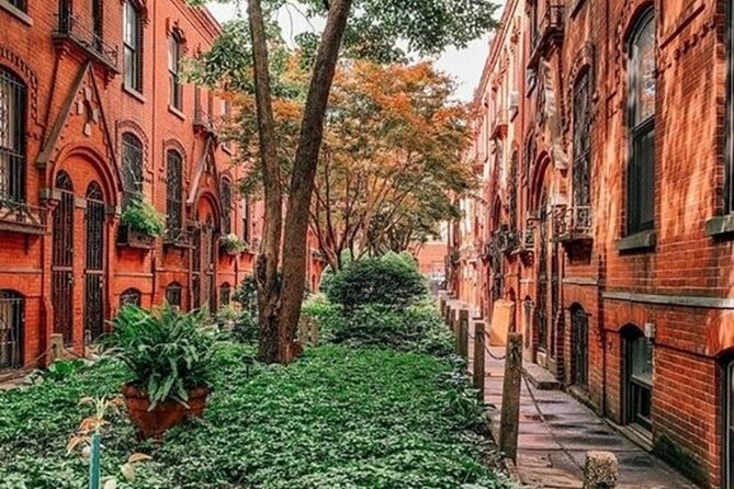 New York Street Food Guided Walking Tour With a Guide - Key Points