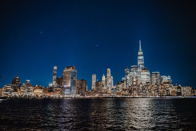 NYC Valentines Dinner Cruise With Live Entertainment and Open Bar - Key Points