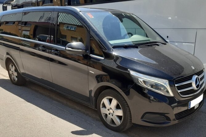 Private Transfer From Laguardia City to Biarritz Airport