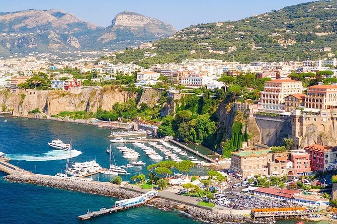 Shuttle Service From Napoli Train Station or Airport to Sorrento