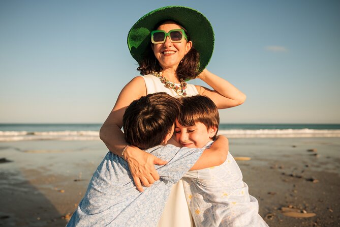 Your Unforgettable Candid Family Photos at the Beach - The Perfect Location for Family Photos
