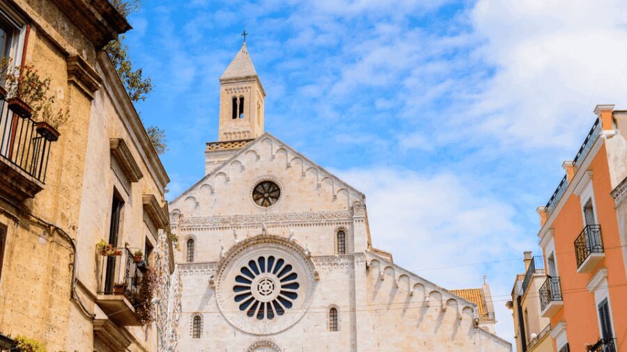 Bari: Street Food Walking Tour With Wine Tasting - Itinerary Highlights