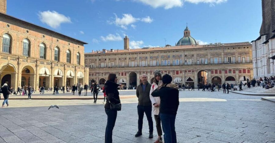 Bologna: Small-Group Tour With the Historic Archiginnasio - Exploring the Historic Archiginnasio