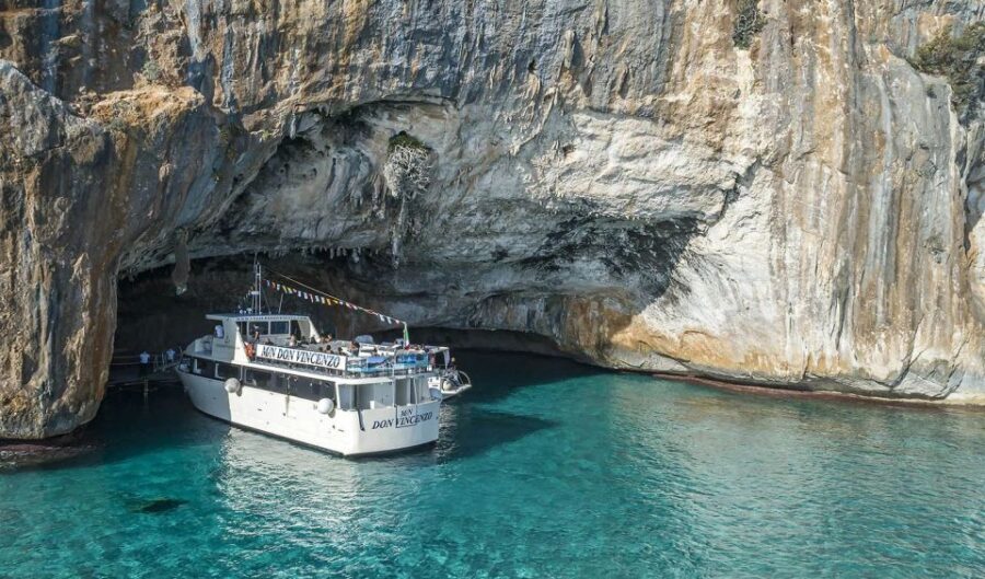 Cala Gonone: Bue Marino Cave and Cala Luna Boat Tour - Exploring Grotta Del Bue Marino