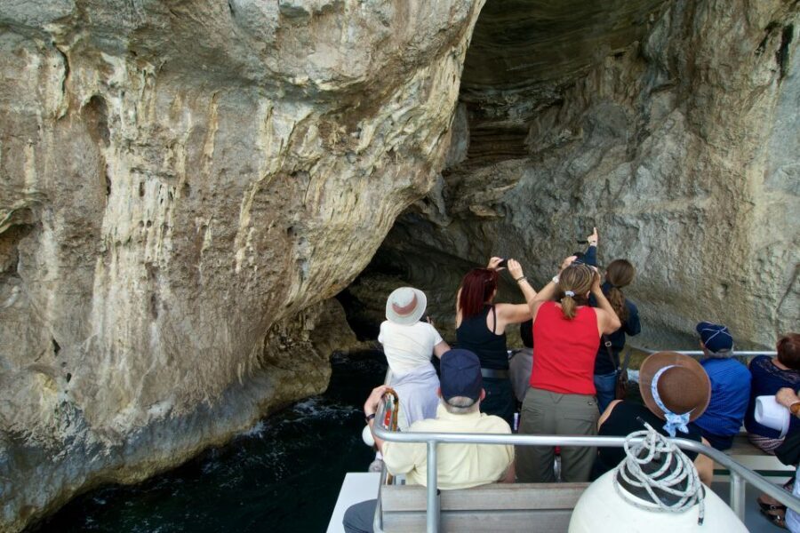 Capri: Island Sightseeing Tour With Blue Grotto Stop - Itinerary Details