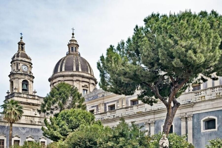Catania Highlights Walking Tour With A Guide - Tour Itinerary and Key Landmarks