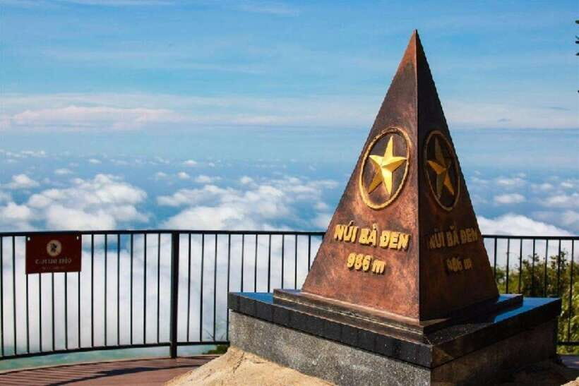 From Ho Chi Minh City: Cu Chi Tunnels & Ba Den Mountain Tour - Exploring the Cu Chi Tunnels