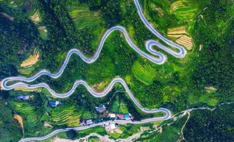 Ha Giang Loop Motorbike Tour 3D2N Tour With Time Travel - Navigating the Stunning Landscapes