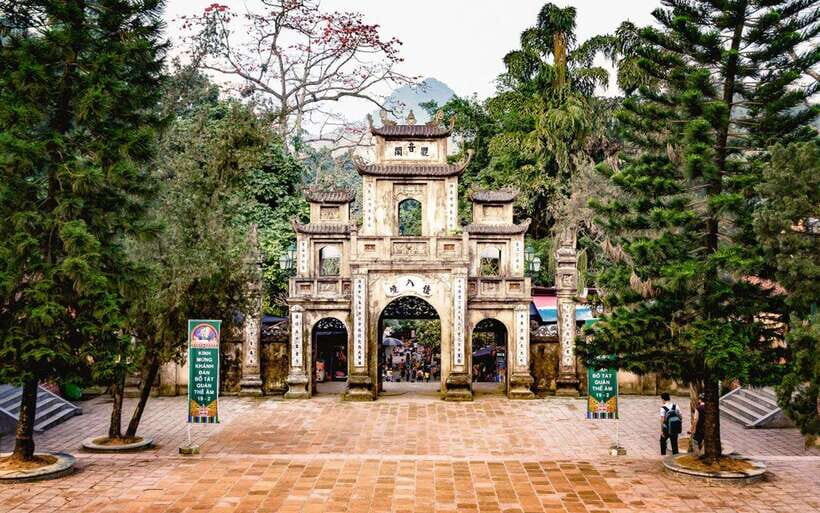 HA NOI: EXPLORE QUANG PHU CAU AND PERFUME PAGODA - Cultural and Historical Significance