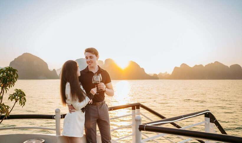 Ha Noi: HALONG EXCURSION DAY TOUR ON 5-STAR LUXURY CRUISE - Itinerary and Activities