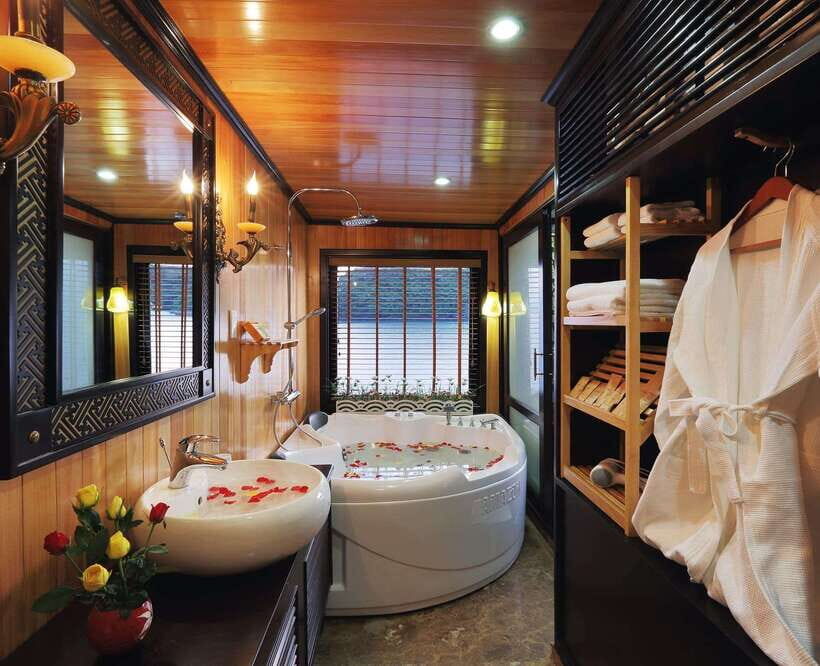 Halong Bay by Overnight Cruise With Kayak and Squid Fishing - Accommodation and Features