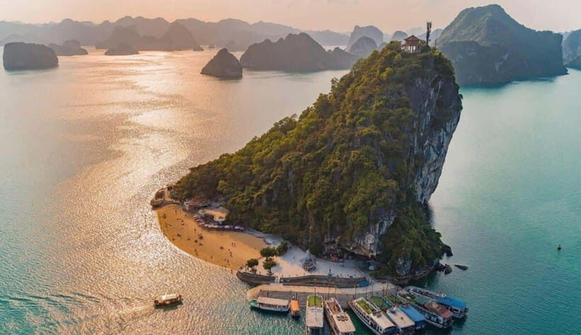 Halong Bay Day Trip With Premium Cruise and Buffet Lunch - Itinerary and Activities