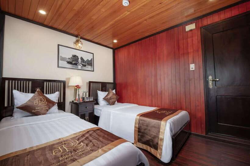 Hanoi: 2-Day Halong Bay Cruise With Meal and Kayaking - Itinerary Highlights