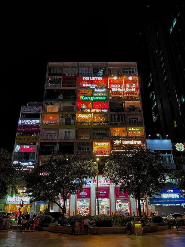 Ho Chi Minh City Street Food & Hop-On-Hop-Off Private Tour - Itinerary Highlights