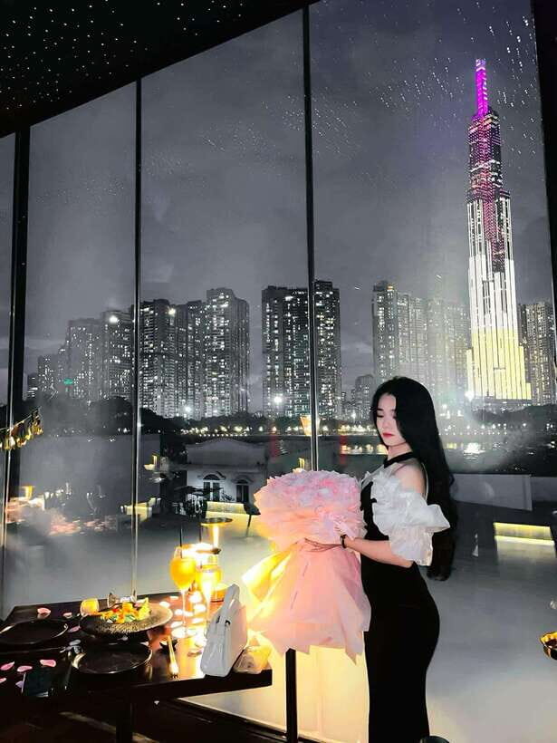 Honeymoon Dinner & Omakase Dessert On Saigon River Cruise - Pricing and Booking Information
