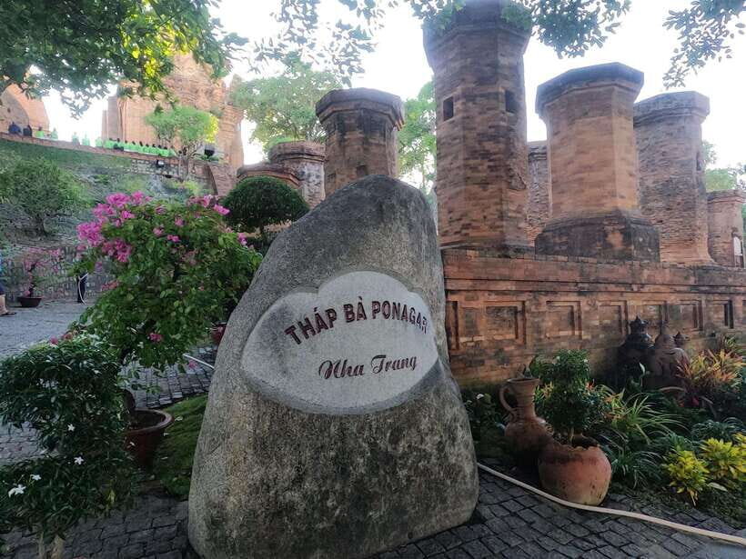 Hue: Private City Tour With Dragon Boat Ride and Lunch - Itinerary Highlights