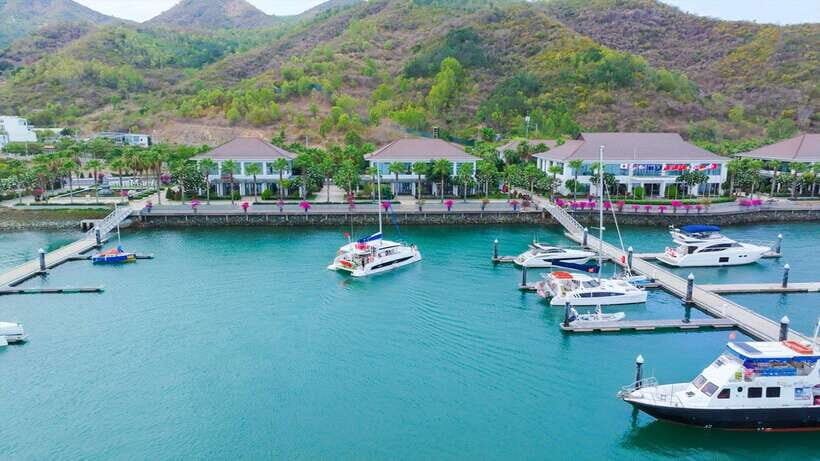 Nha Trang: VIP YACHT TOUR ( BBQ, Water Activities) - Itinerary and Activities