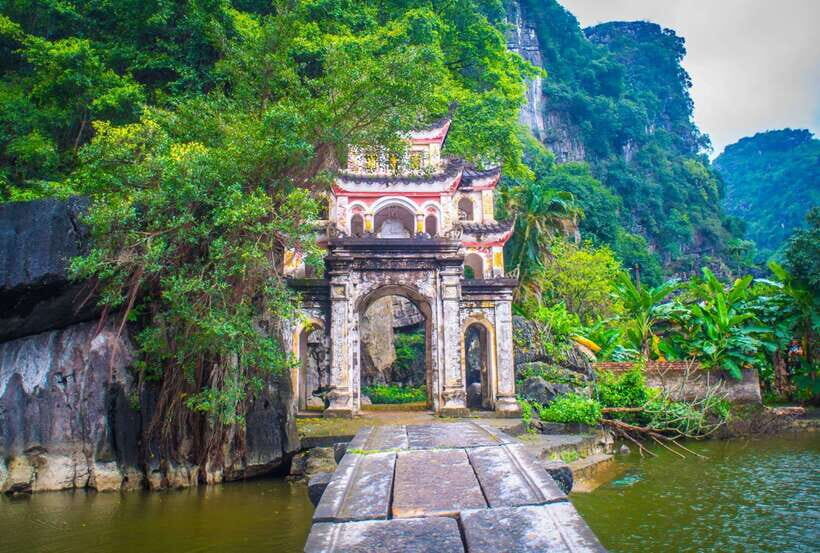 Private Ninh Binh Full Day Tour by Luxury Limousine - Transportation and Pickup