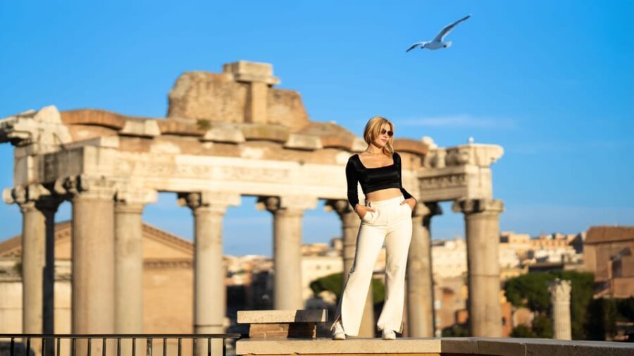 Rome: Capitoline Hill & Hidden Gems Private Photoshoot +Reel - The Perfect Timing: Sunrise vs. Sunset