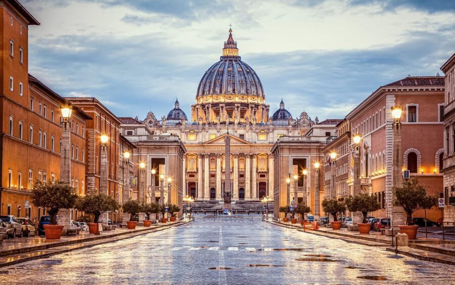 Rome: In-Depth St. Peters Basilica Tour With Tour Guide - Highlights of St. Peters Basilica