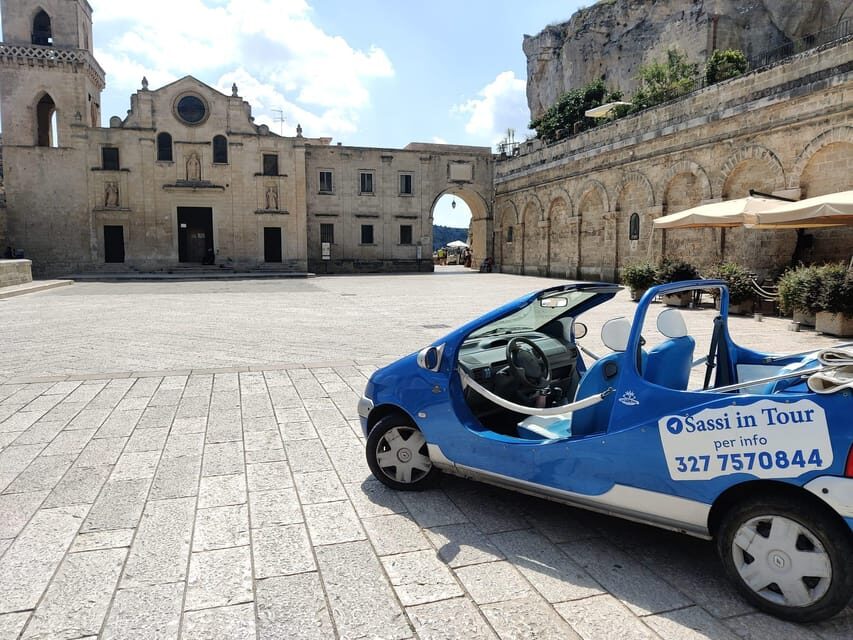 Sassi in Tour With Twingo Cabriolet - A Scenic Ride in the Renault Twingo Cabriolet