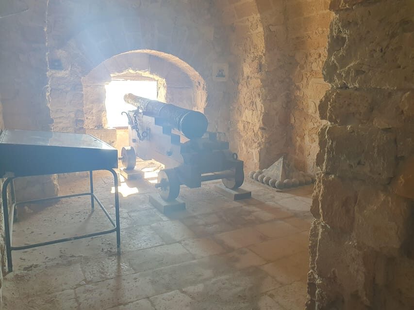 TARANTO PUGLIA WALKING TOUR UP AND DOWN - Itinerary Highlights and Stops