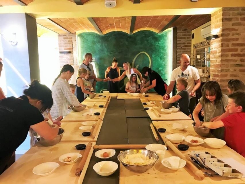 Tuscany: Cake and Biscuit Cooking Class for Kids - Class Duration and Age Requirements
