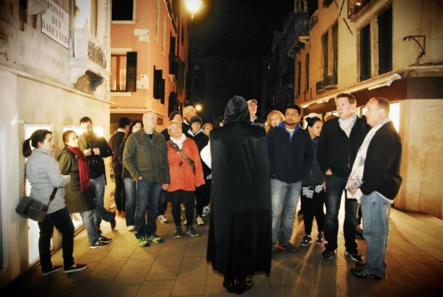 Venice: Legends, Anecdotes and Ghost Stories Walking Tour - Itinerary and Key Stops