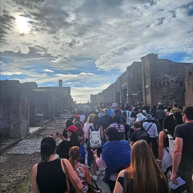 Vip Tour Pompeii Skip the Line With Archaeology Expert - Itinerary Highlights and Key Stops