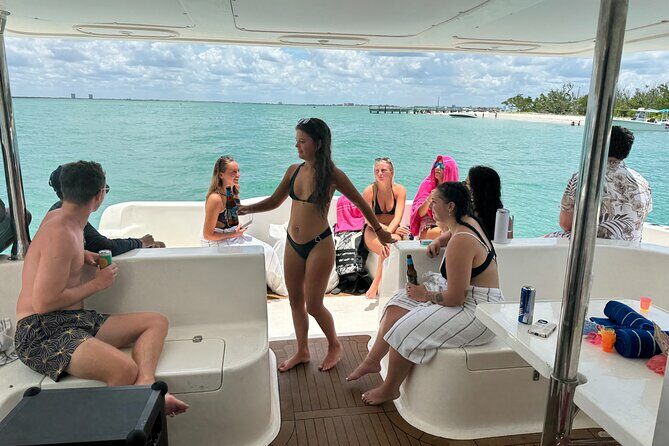Catamaran Party Rentals for Up to 13 Guests - Exploring the Details of the Catamaran Rental