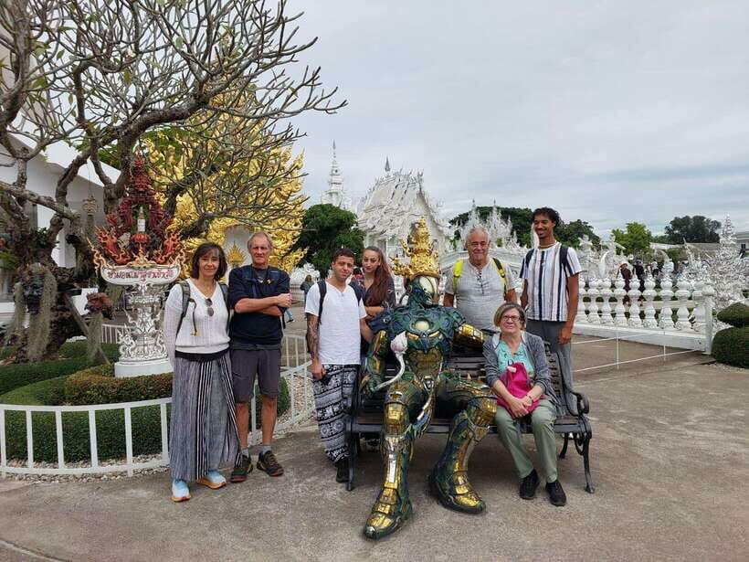 Chiang Rai:Guided Highlights Full-Day Tour-FREE LUNCH BUFFET - The Blue Temple (Wat Rong Suea Ten): A Fairytale Scene