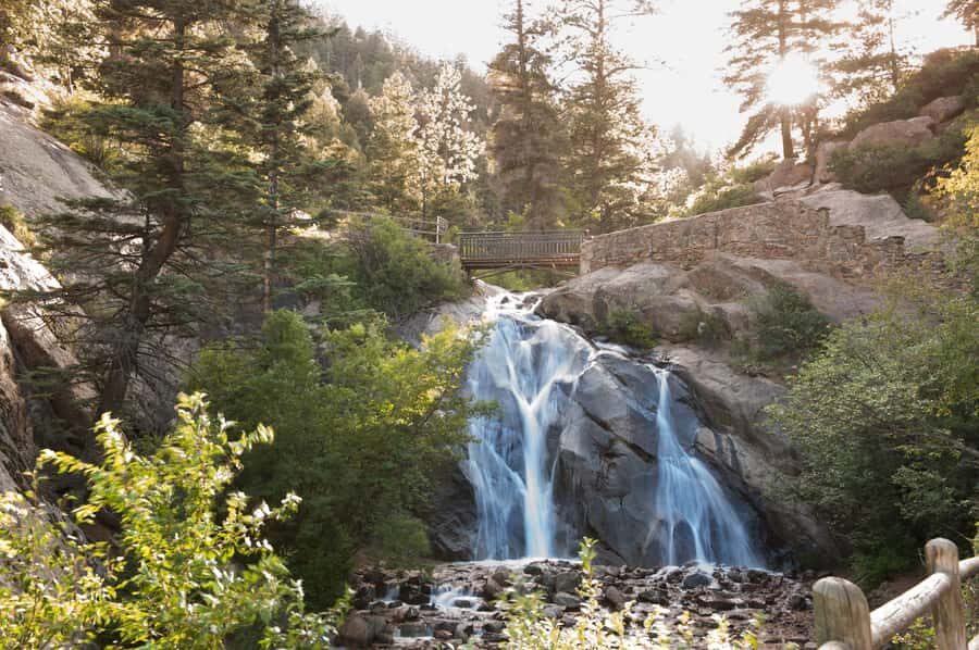 Colorado Springs: Garden of the Gods and Foothills Jeep Tour - Key Points