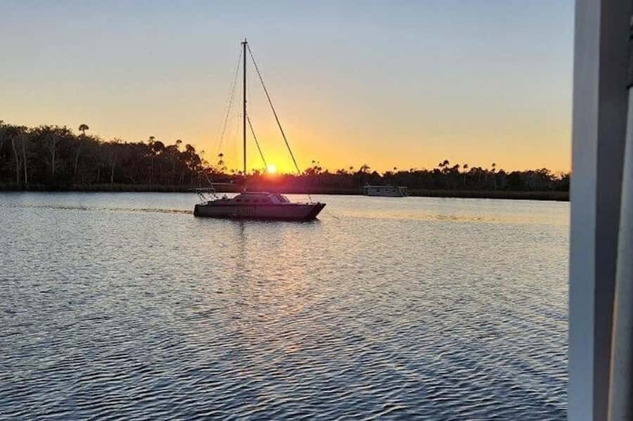Crystal River: Sunset Cruise in Kings Bay - Who Should Consider This Tour?