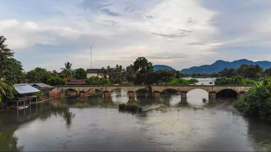 Cycling tour Don Det+Don Khone with Zipline at Lipphi Falls - Crossing into Don Khone and Historical Highlights