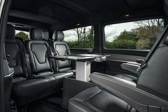 Departure Private Transfer: Gold Coast to Airport OOL in Luxury Van - Vehicle and Service Details