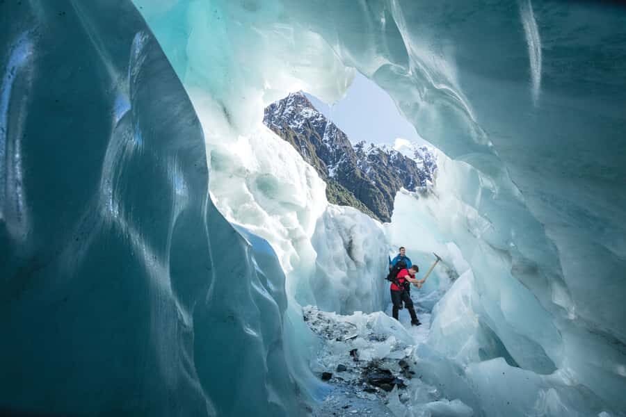 Franz Josef: 2.5 Hour Glacier Hike with Helicopter Transfer - Who Will Love This Tour?