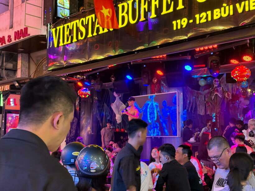 Ho Chi Minh City Street Food Tour With Acoustics Live Music - Why Choose This Tour?