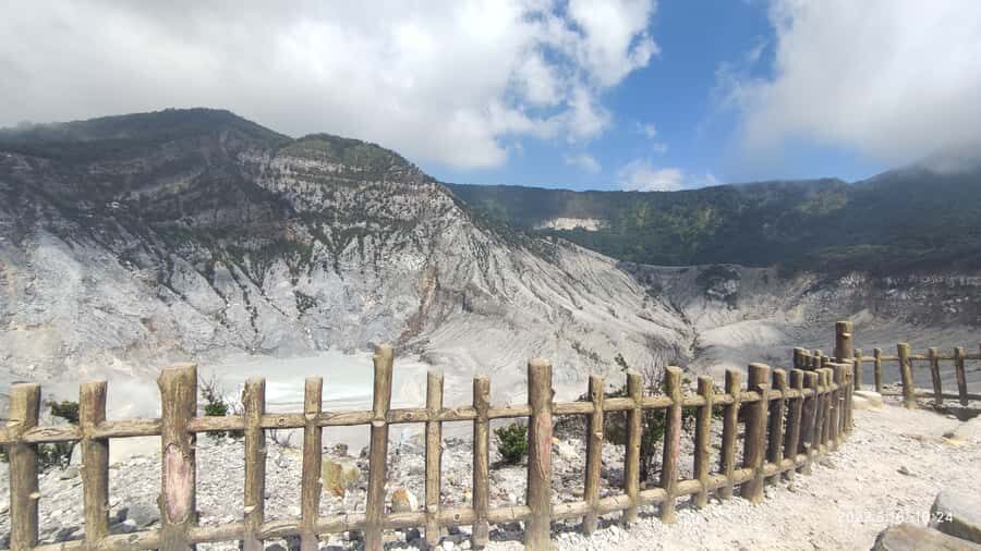 Jakarta :Volcano, HotSpring, Tea Factory, RiceField, &Coffee - Tangkuban Perahu Volcano: A Fiery Wonder