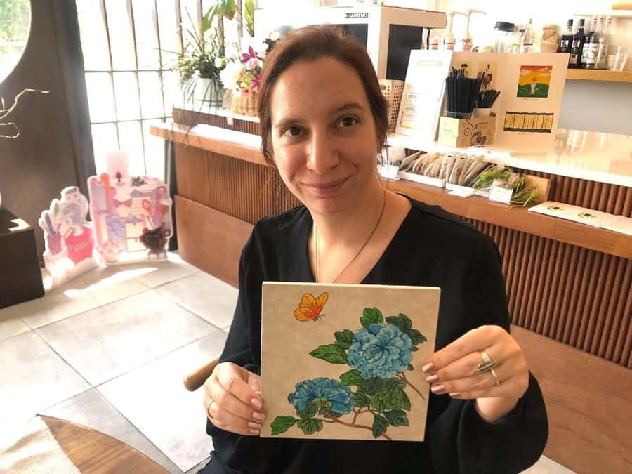 Jeju: Korean Traditional Folk Painting Class with Ocean View - The Setting: A Gallery with a View
