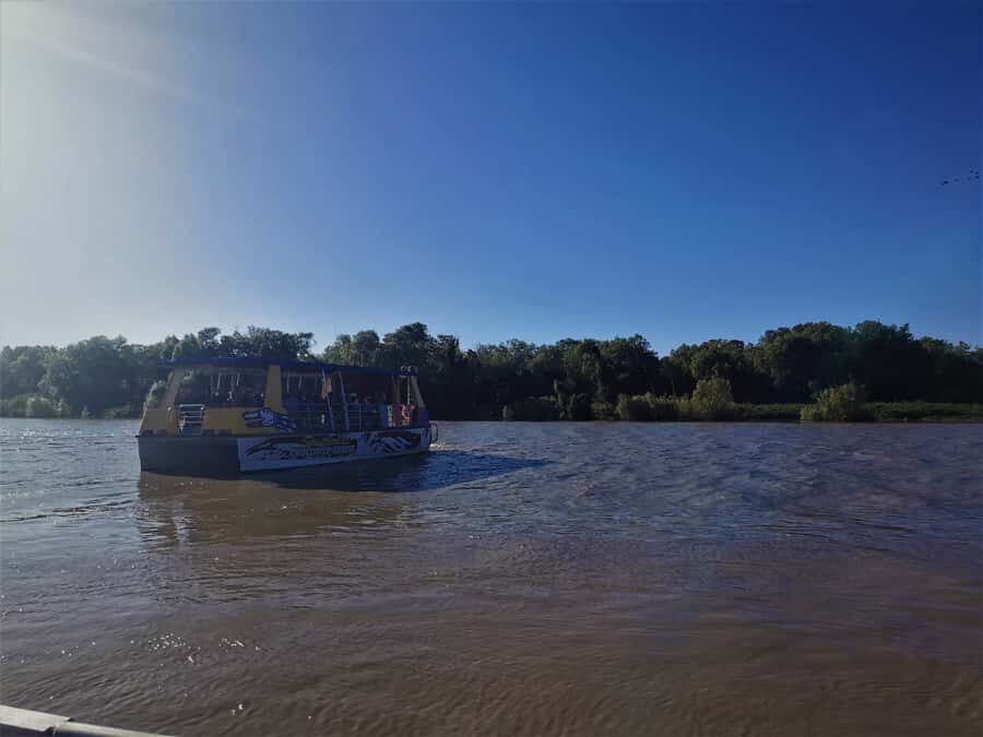 Jumping Croc Cruise, Berry Springs,Fogg Dam & Humpty Doo Pub - Who Will Love This Tour?
