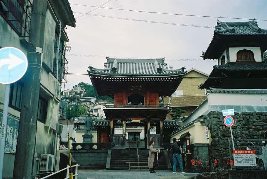 Nagasaki Shrine and Temple Tour with Tea Ceremony - Visiting Kofukuji: Chinese Influence and Tea Ceremony