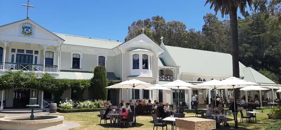 Napier: Afternoon Winery Tour Tasting at 3 Great Wineries - What to Expect