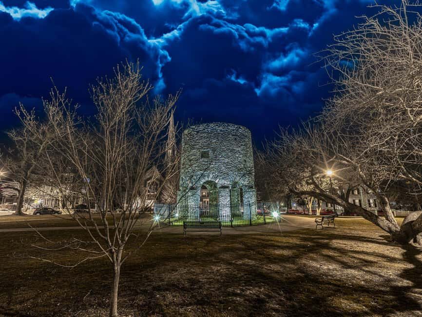 Newport Ghosts: Seaside Hauntings and Hags Tour - The Experience of Walking Through Haunted Newport