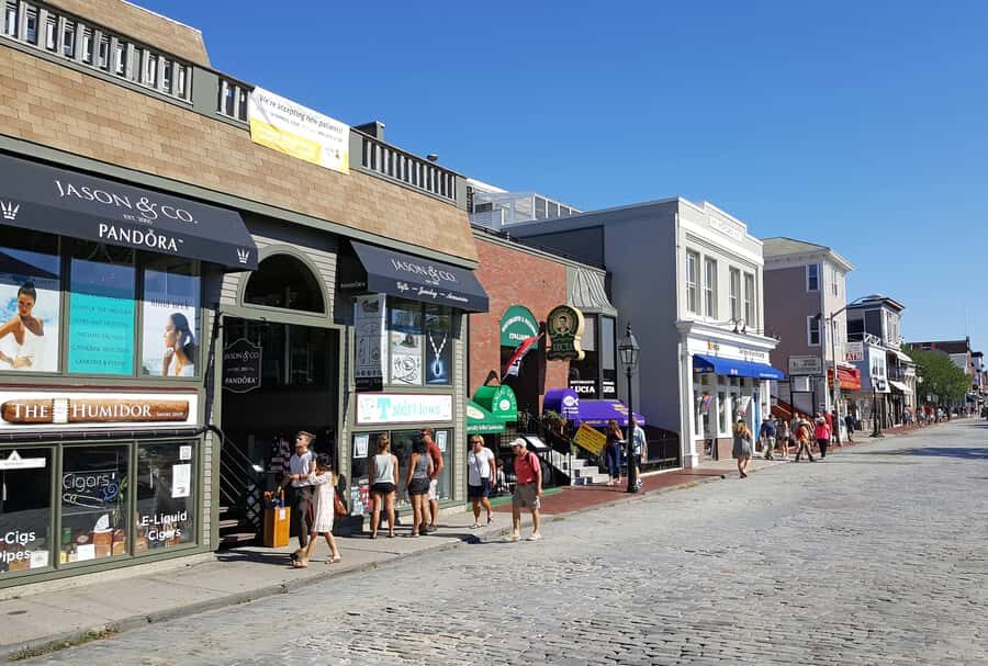 Newport, RI: Guided Day Trip from Providence - The Mansions of Newport