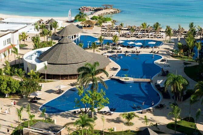 Ocean Eden Bay Private Airport Transfer - The Benefits of a Private Transfer